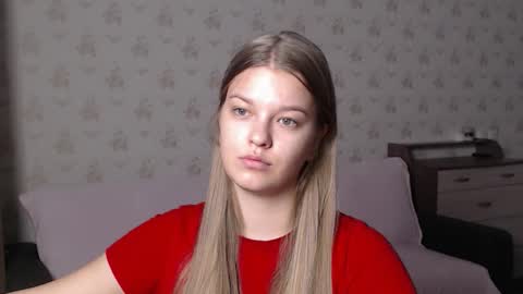 Snapshot of emysway chatting on 8, 11, 2025 EmySway online show from 8, 11, 2025