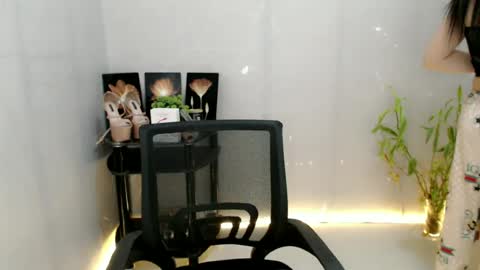 Snapshot of enchantress_mia03 chatting on 19, 7, 2026 enchantress_mia03 online show from 19, 7, 2026