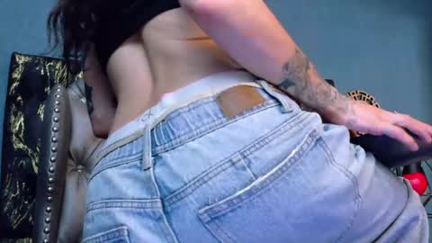 EnchantressQueen online show from 15, 4, 2026