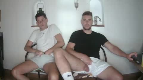 Englishladxxx online show from 3, 6, 2026