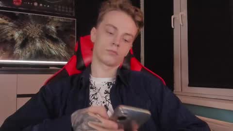 Snapshot of enkeer chatting on 10, 11, 2025 Enker online show from 10, 11, 2025