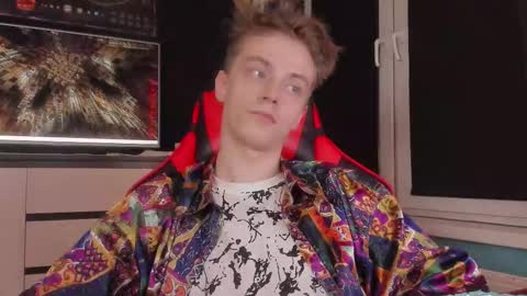 Snapshot of enkeer chatting on 1, 12, 2025 Enker online show from 1, 12, 2025