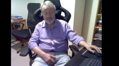 Snapshot of erasmus_d chatting on 6, 12, 2024 erasmus_d online show from 6, 12, 2024
