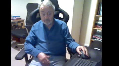 Snapshot of erasmus_d chatting on 24, 12, 2024 erasmus_d online show from 24, 12, 2024
