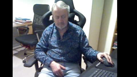 Snapshot of erasmus_d chatting on 2, 1, 2025 erasmus_d online show from 2, 1, 2025