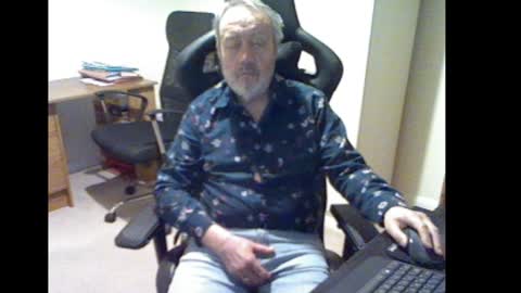 Snapshot of erasmus_d chatting on 6, 1, 2025 erasmus_d online show from 6, 1, 2025