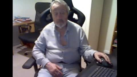 Snapshot of erasmus_d chatting on 11, 2, 2025 erasmus_d online show from 11, 2, 2025