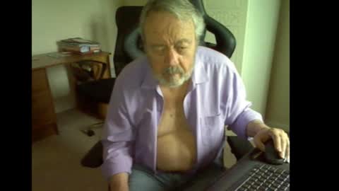 Snapshot of erasmus_d chatting on 29, 9, 2025 erasmus_d online show from 29, 9, 2025