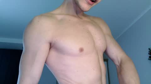 Snapshot of eric_crush chatting on 9, 12, 2024 Eric Crush online show from 9, 12, 2024