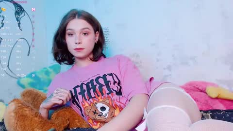 Snapshot of ericaglam chatting on 4, 2, 2025 Erica online show from 4, 2, 2025