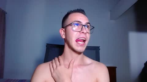 Snapshot of erik_rodriguez chatting on 8, 10, 2025 Erik rodriguez online show from 8, 10, 2025