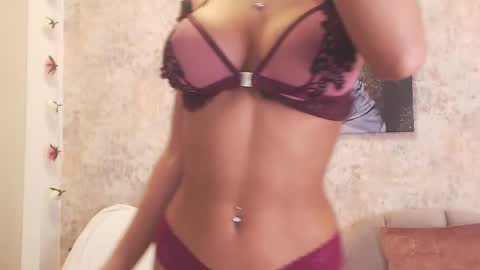 Snapshot of erikabeee1 chatting on 18, 2, 2025 Erikabeee online show from 18, 2, 2025