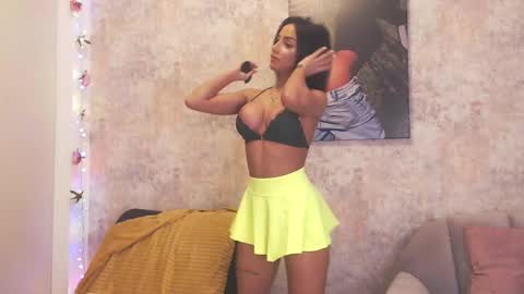 Snapshot of erikabeee1 chatting on 2, 3, 2025 Erikabeee online show from 2, 3, 2025