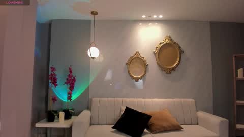 Erika Benz online show from 8, 10, 2025