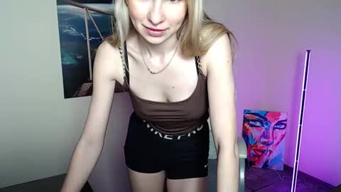 Snapshot of erikagavin chatting on 22, 5, 2026 Erika online show from 22, 5, 2026