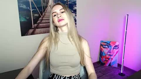 Snapshot of erikagavin chatting on 25, 5, 2026 Erika online show from 25, 5, 2026