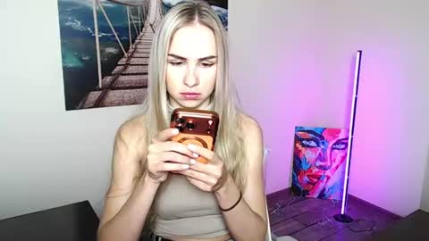 Snapshot of erikagavin chatting on 20, 7, 2026 Erika online show from 20, 7, 2026