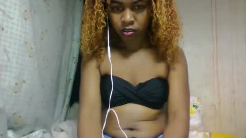 Snapshot of erolinee chatting on 13, 9, 2025 erolinee online show from 13, 9, 2025