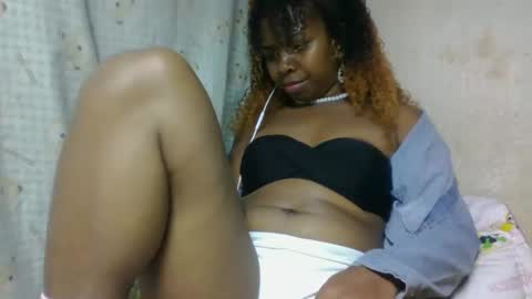 Snapshot of erolinee chatting on 13, 9, 2025 erolinee online show from 13, 9, 2025