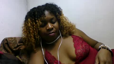 Snapshot of erolinee chatting on 18, 9, 2025 erolinee online show from 18, 9, 2025