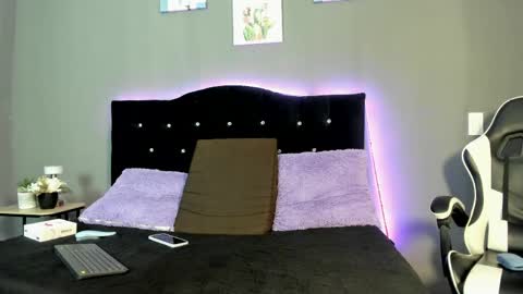 Eros Lux1 online show from 2, 4, 2026