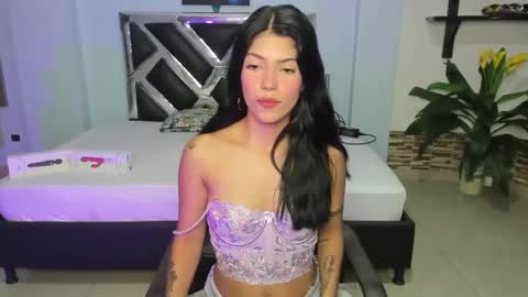 Snapshot of eroticazir chatting on 12, 11, 2025 Valentine online show from 12, 11, 2025