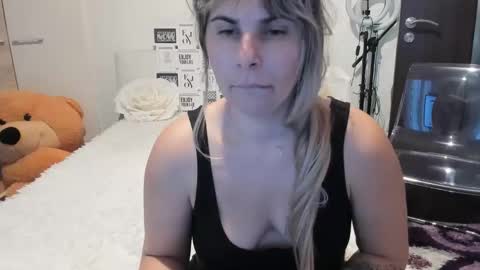 eroticsensualkitty4u online show from 27, 11, 2025