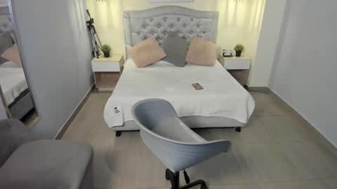 Escarlet online show from 17, 10, 2025