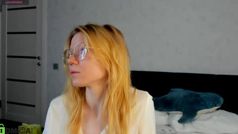 Esme Runn online show from 7, 5, 2026