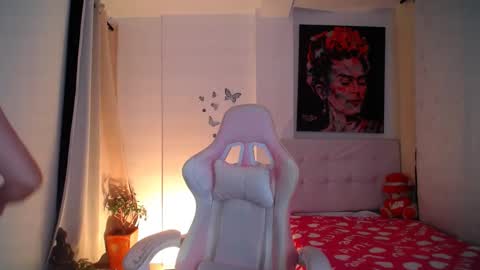 Esmeralda online show from 8, 1, 2025