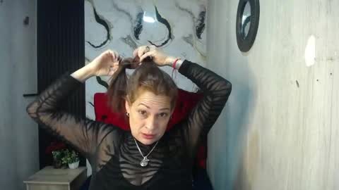 Snapshot of esmeralda_black chatting on 6, 5, 2026 esmeralda black online show from 6, 5, 2026