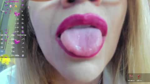 Esmeralda .INDEPENDENT MODEL online Monday to Saturday 3 pm Chicago online show from 3, 3, 2025