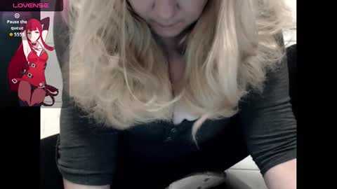 Snapshot of esra4u chatting on 9, 10, 2025 Esra online show from 9, 10, 2025