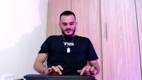 Esteban Fernandez online show from 26, 1, 2025