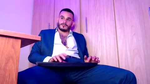 Esteban Fernandez online show from 2, 2, 2025