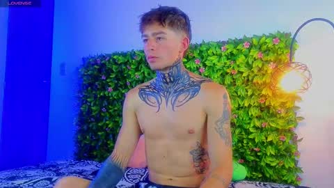 Esteban independent model online show from 12, 10, 2025