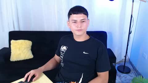 Snapshot of estebancum18 chatting on 29, 5, 2026 estebancum18 online show from 29, 5, 2026
