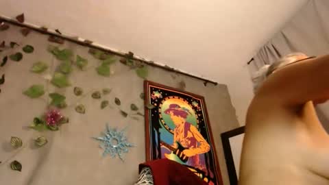 Snapshot of estelamaris1 chatting on 6, 1, 2025 estelamaris online show from 6, 1, 2025