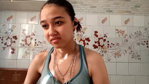 estellekirbo online show from 25, 3, 2026