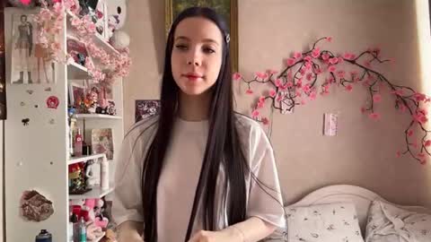 estellezdebski online show from 12, 7, 2026