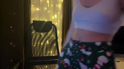 Ester online show from 15, 12, 2025