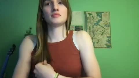 Esther Grey online show from 28, 1, 2025