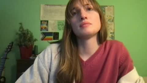 Esther Grey online show from 3, 2, 2025