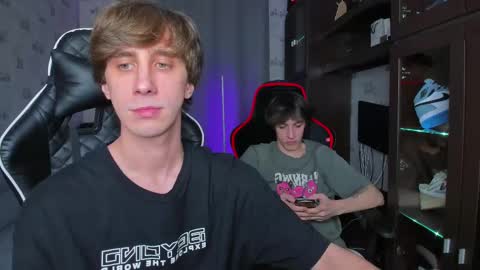 Snapshot of esthetics_boys chatting on 20, 2, 2025 LOUIS online show from 20, 2, 2025