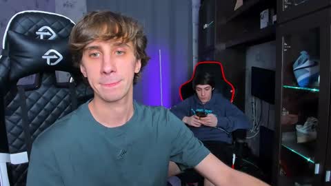 Snapshot of esthetics_boys chatting on 21, 2, 2025 LOUIS online show from 21, 2, 2025