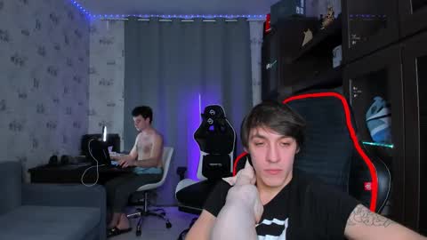 Snapshot of esthetics_boys chatting on 23, 2, 2025 LOUIS online show from 23, 2, 2025