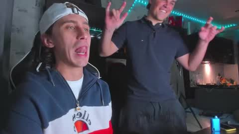 Snapshot of esthetics_boys chatting on 29, 9, 2025 LOUIS online show from 29, 9, 2025