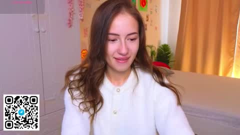 esyameglin online show from 17, 9, 2025