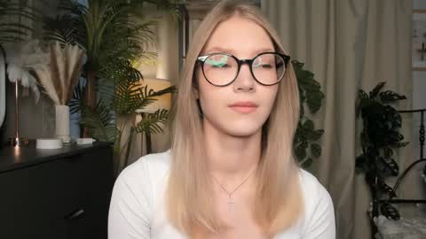 Natalie online show from 16, 10, 2025