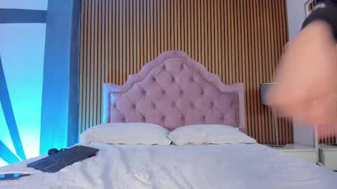 ethaancox online show from 12, 9, 2025